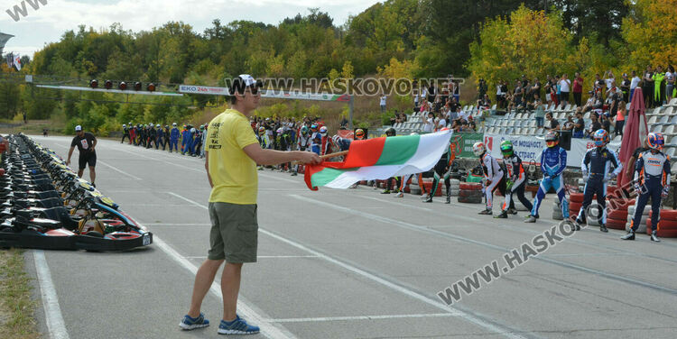 230 пилоти в 24-часово състезание на картинг пистата в Хасково