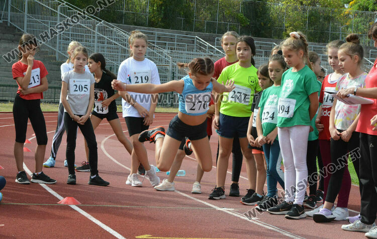 Над 330 деца се включиха в турнир по лека атлетика в Хасково