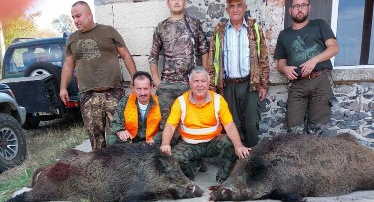 Успешен първи ловен излет за сезона на ловците от дружинка "Птичар"