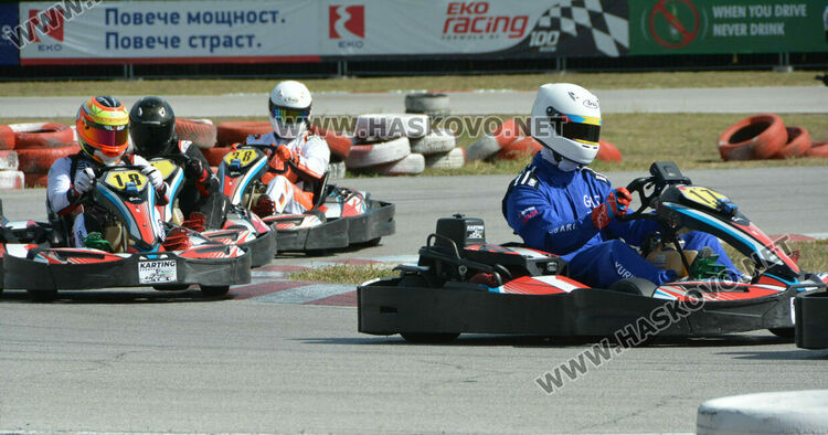 230 пилоти в 24-часово състезание на картинг пистата в Хасково