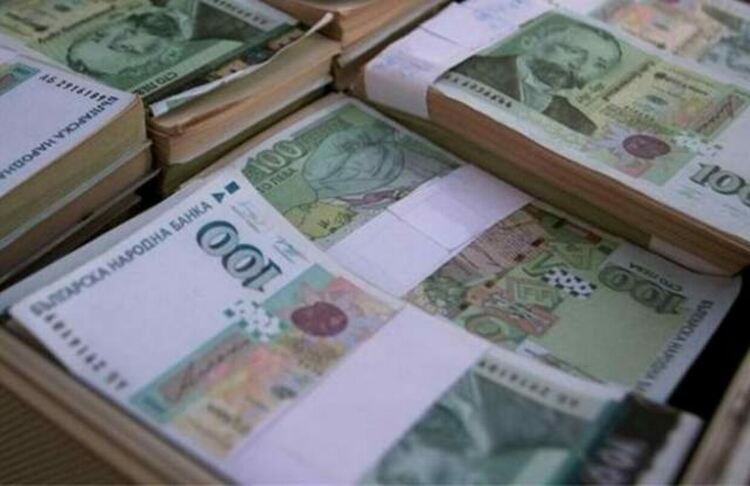 Откриха над 34 000 лева в чейндж бюро над касовата наличност