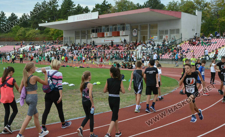 Над 330 деца се включиха в турнир по лека атлетика в Хасково