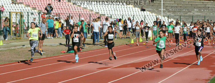 Над 330 деца се включиха в турнир по лека атлетика в Хасково