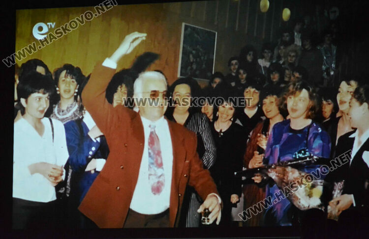 Концертът за 45 г. на хор „Орфей” препълни хасковския театър с публика