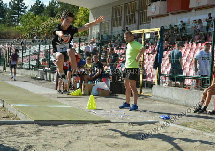 Над 330 деца се включиха в турнир по лека атлетика в Хасково