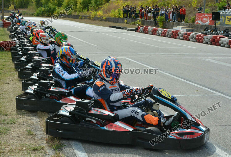 230 пилоти в 24-часово състезание на картинг пистата в Хасково