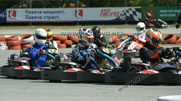230 пилоти в 24-часово състезание на картинг пистата в Хасково