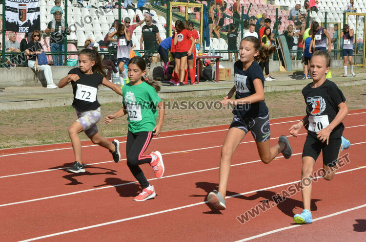 Над 330 деца се включиха в турнир по лека атлетика в Хасково