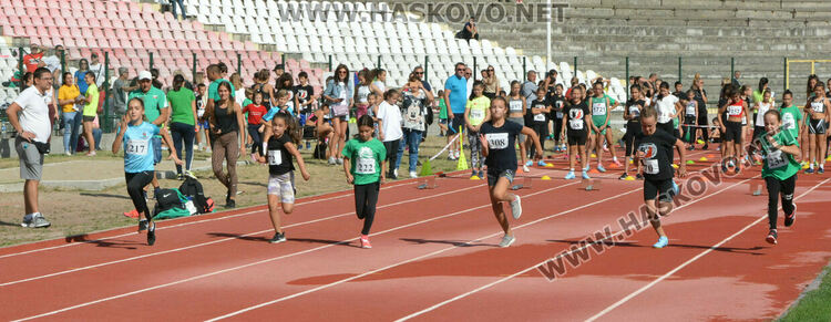 Над 330 деца се включиха в турнир по лека атлетика в Хасково