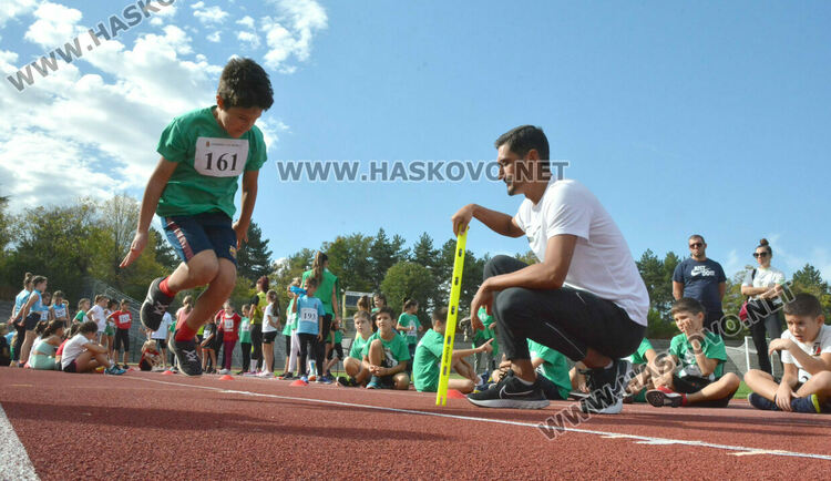 Над 330 деца се включиха в турнир по лека атлетика в Хасково