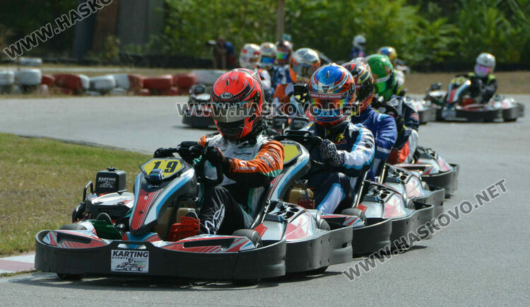 230 пилоти в 24-часово състезание на картинг пистата в Хасково