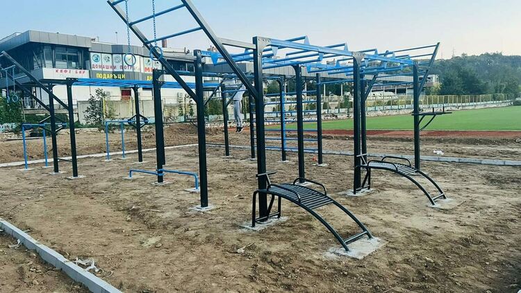 Площадка за стрийт фитнес на открито на стадион „Юнак“ в Ардино