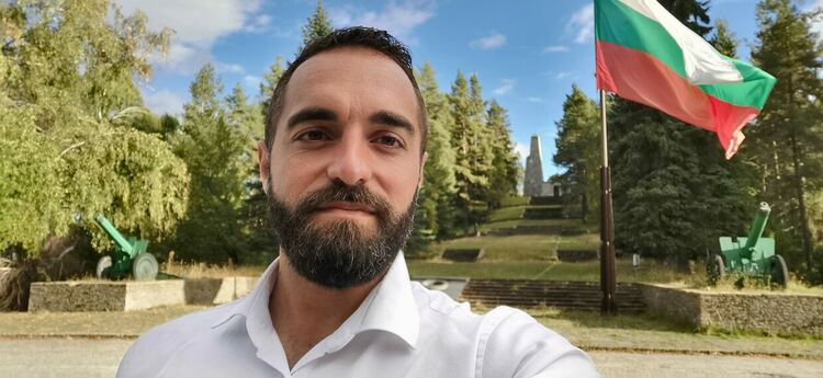 Михал Камбарев: Гласувах за свободна и независима България!