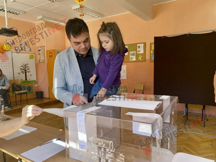 Иво Димов: Гласувах за стабилно правителство, вярвам, че днес ще се гласува не с емоция, а с разум