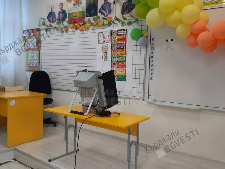 Неразбории с членове на секционни комисии в Кърджалийско, три секции в Крумовградско все още не са заработили