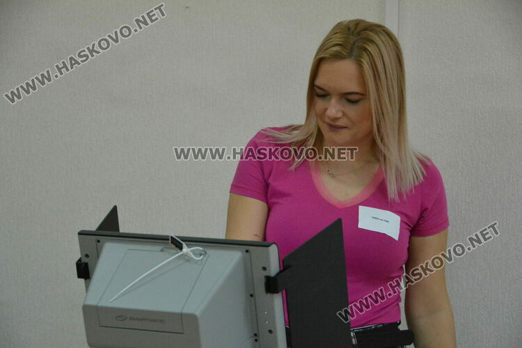 Изборният ден в Хасковско започна нормално, гласуването слабо