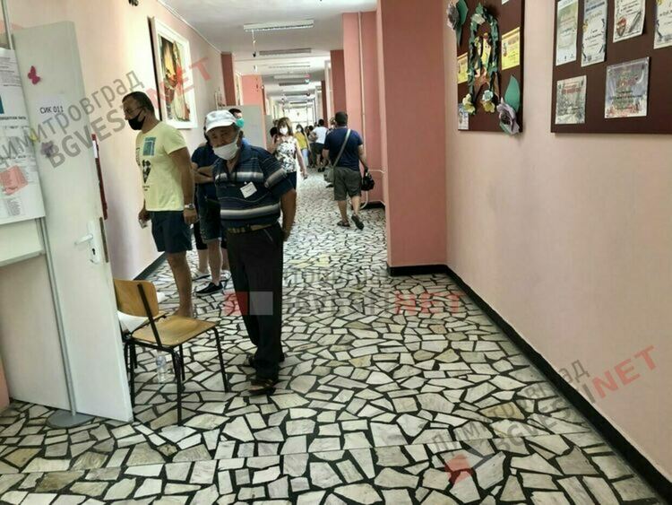 7.7% избирателна активност към 11:00 часа в димитровградско