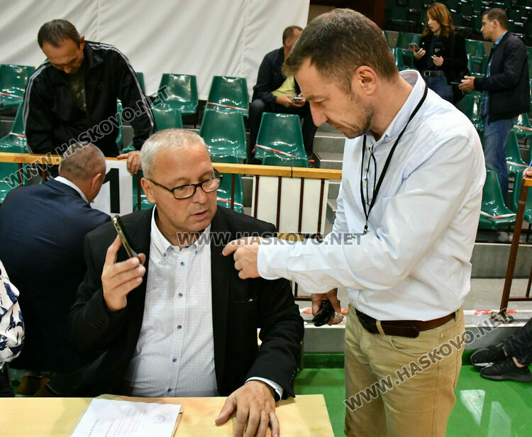 Подвижни секции първо предадоха бюлетините и изборните книжа в РИК-Хасково