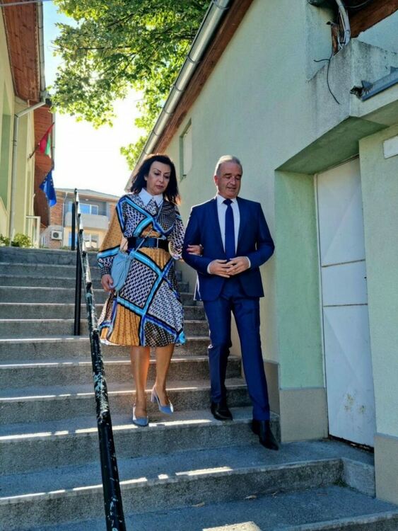 Кметът на Асеновград:Аз гласувах и се надявам още утрешният ден да ни донесе така чаканата стабилност!