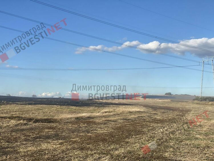 Гори мащабен пожар край град Меричлери