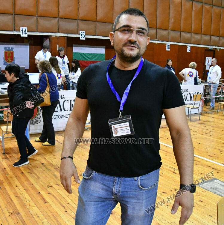 Подвижни секции първо предадоха бюлетините и изборните книжа в РИК-Хасково