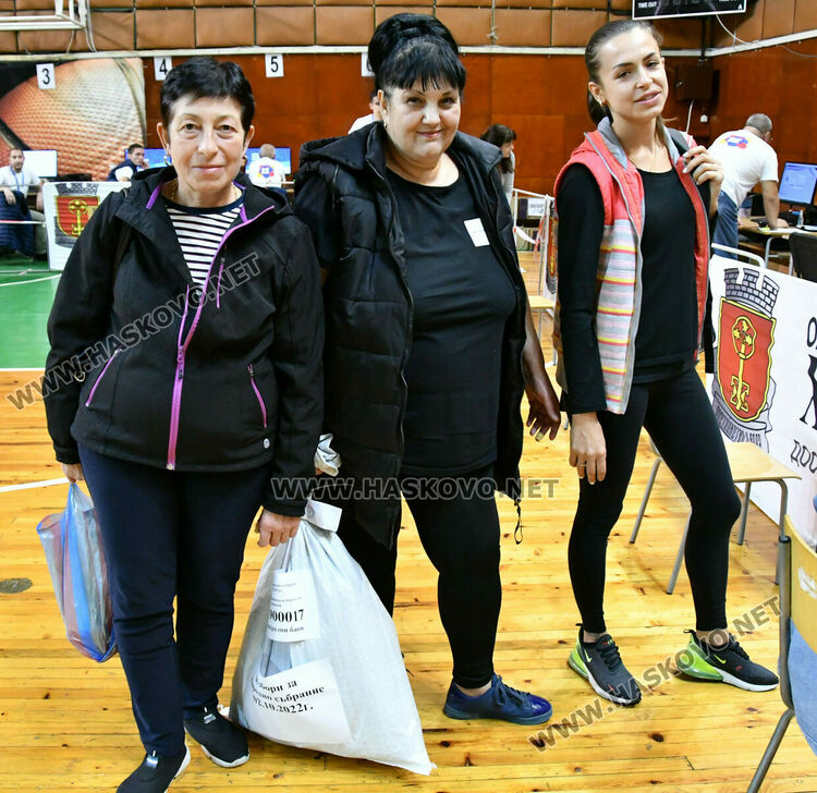 Подвижни секции първо предадоха бюлетините и изборните книжа в РИК-Хасково