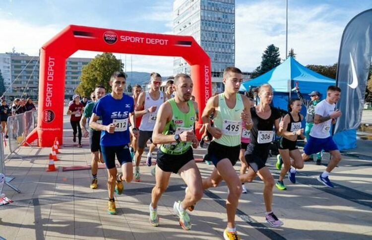 Второто издание на &bdquo;Перник рън&ldquo; премина с участието на елитни бегачи и десетки любители на бягането от Перник и страната