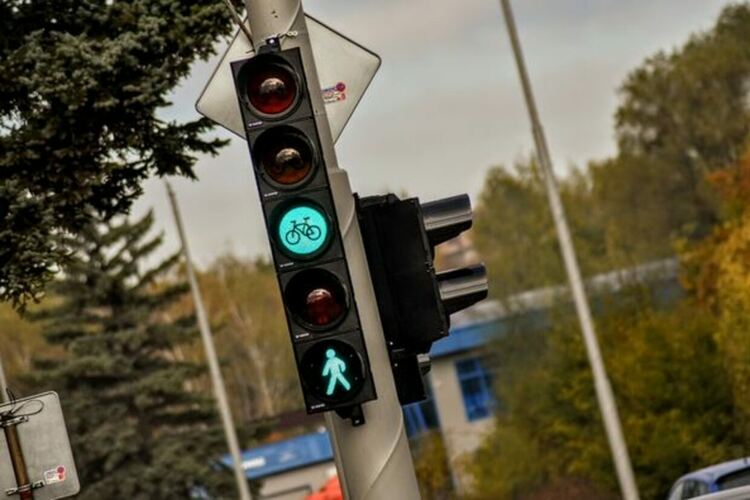 Приключи работата по подмяната на светофарната уредба