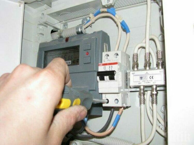 Установен е нов случай на кражба на ток 