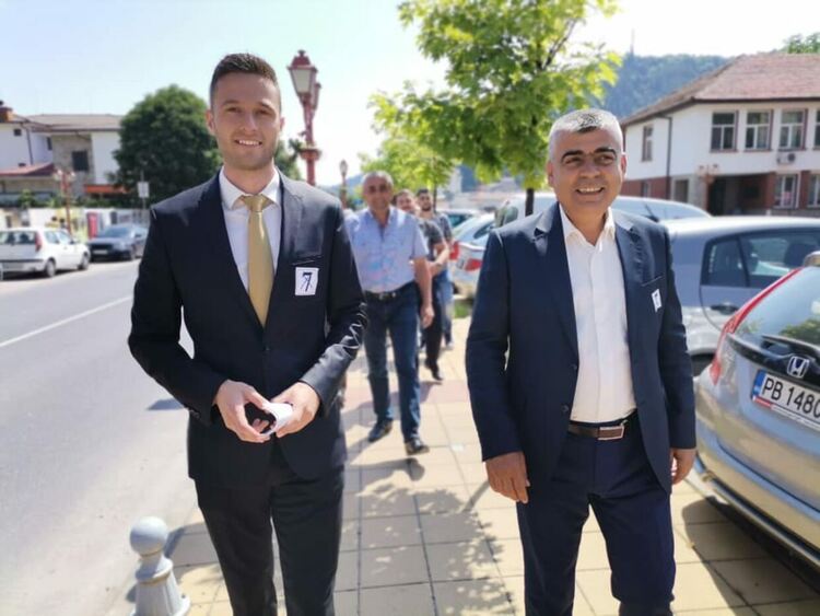 на снимката: Андей Джандев и Хайри Садъков