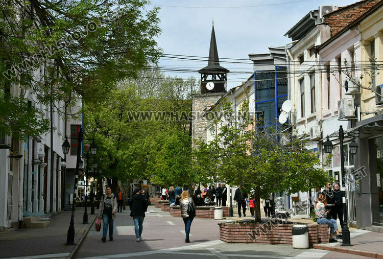 Числеността на населението  в Хасково нарежда града сред големите в страната