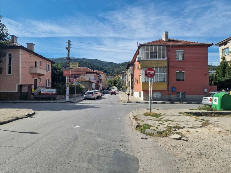 Променят движението на две улици в Асеновград 