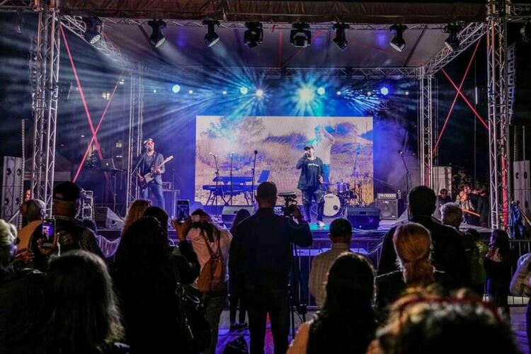 Вяла предизборна кампания с артистични изяви в социалните мрежи, коментират експерти