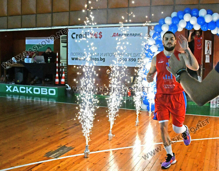 Еуфорична среща с публиката и победа за баскетболния тим на Хасково в първи кръг на А групата