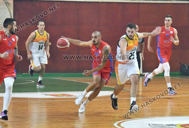 Еуфорична среща с публиката и победа за баскетболния тим на Хасково в първи кръг на А групата