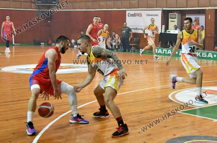 Еуфорична среща с публиката и победа за баскетболния тим на Хасково в първи кръг на А групата