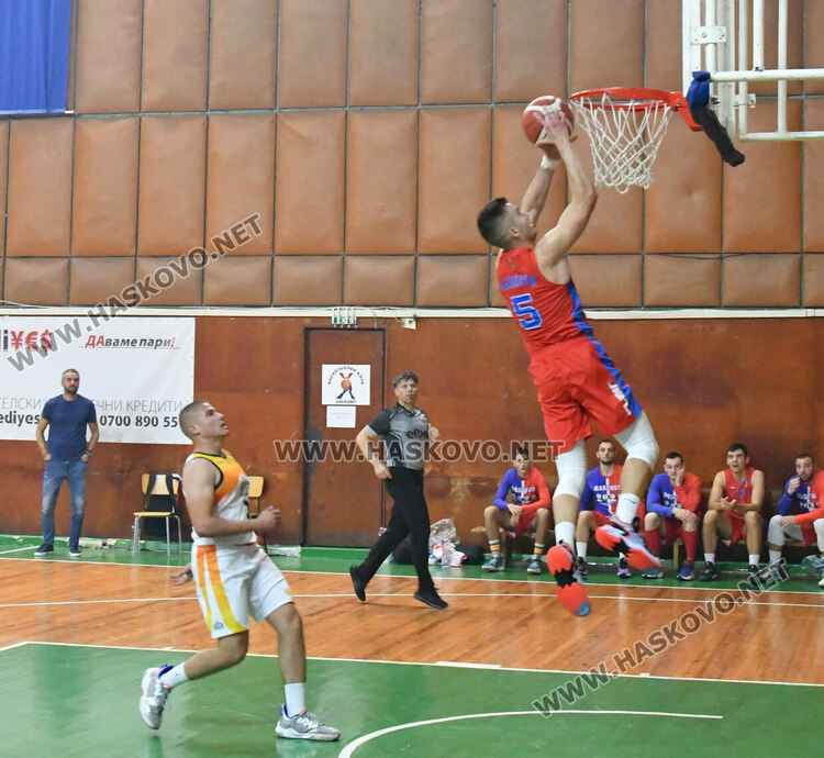 Еуфорична среща с публиката и победа за баскетболния тим на Хасково в първи кръг на А групата