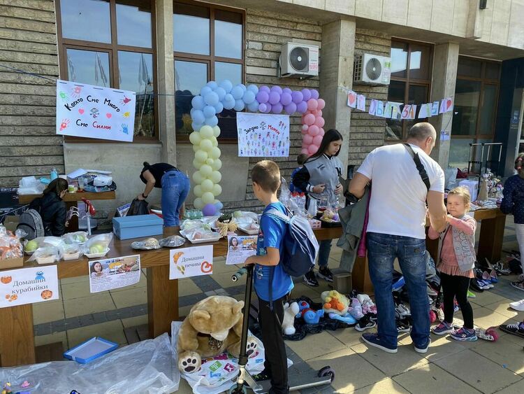 Майки организираха благотворителен базар за болната Габи, успехът му е неочакван 
