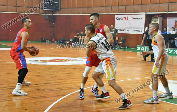 Еуфорична среща с публиката и победа за баскетболния тим на Хасково в първи кръг на А групата