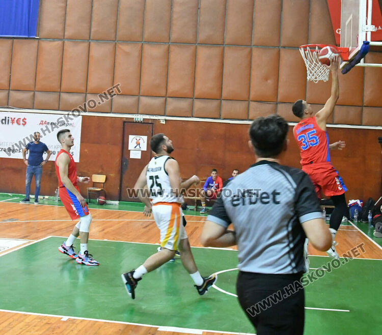 Еуфорична среща с публиката и победа за баскетболния тим на Хасково в първи кръг на А групата