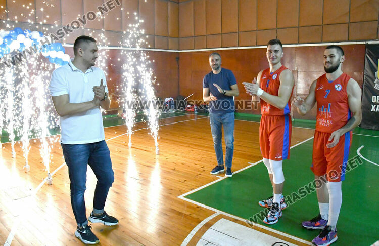 Еуфорична среща с публиката и победа за баскетболния тим на Хасково в първи кръг на А групата