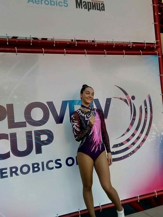 „Виолена“ със силно представяне в турнир, Баротев приключи спортната кариера