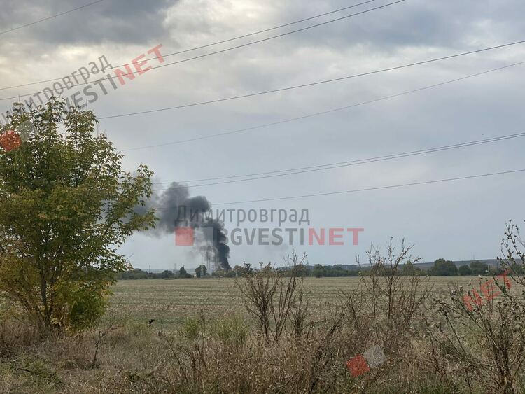 Горя нерегламентирано сметище в Димитровград