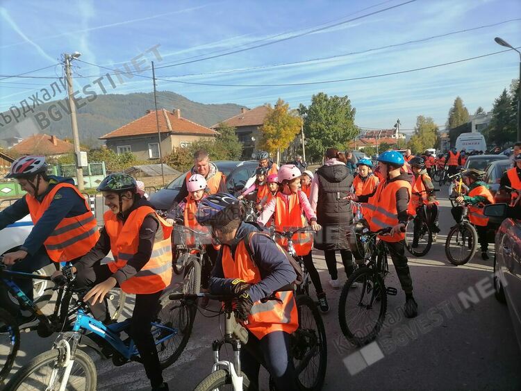 Кирилометодиевци отново шампиони в спортно туристическите дисциплини