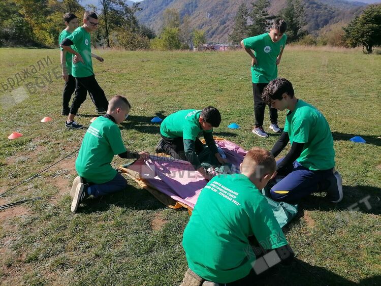 Кирилометодиевци отново шампиони в спортно туристическите дисциплини