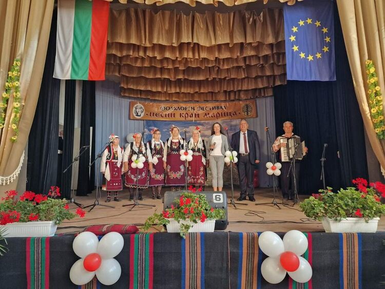 Участници от 9 общини събра фолклорен фестивал в Харманли