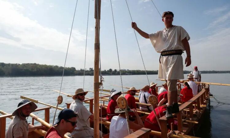 Древен римски кораб акостира в Русе