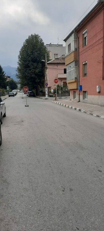 Промениха движението по две натоварени улици в Асеновград (снимки)