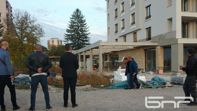 Задържан е мъж от Кърджали, който имал договор за трудова дейност с протестиращите вчера в Перник работници