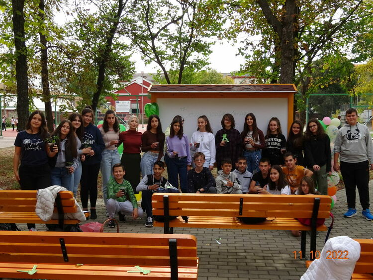 Вазовци проведоха първия си урок в „Зелена класна стая“